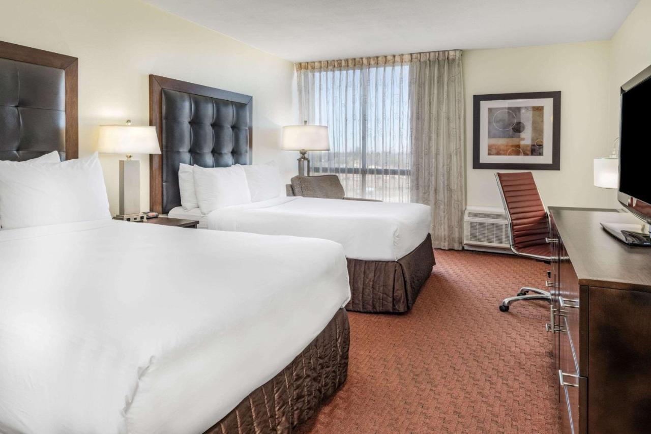 Wyndham Sacramento Hotel Carmichael Bagian luar foto
